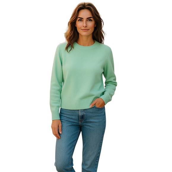 CRUSH Soft Green Cashmere Sweater Crewneck Ribbed Trim Long Sleeve Size Small - Picture 1 of 8
